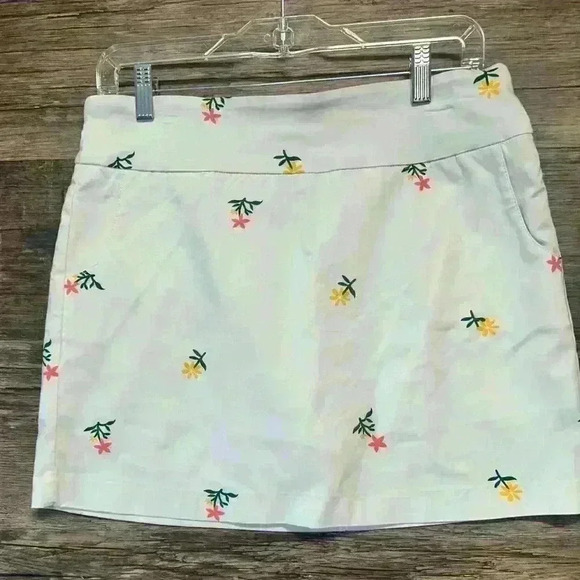 Zac & Rachel Floral Embroidered White Skirt Skort Size 10 Petite - Picture 2 of 4